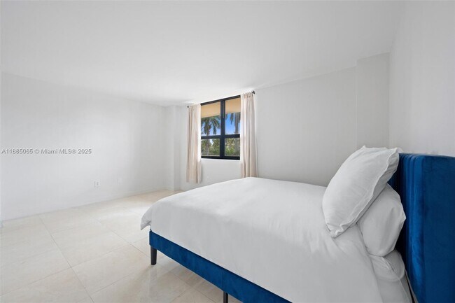 Building Photo - 10185 Collins Ave