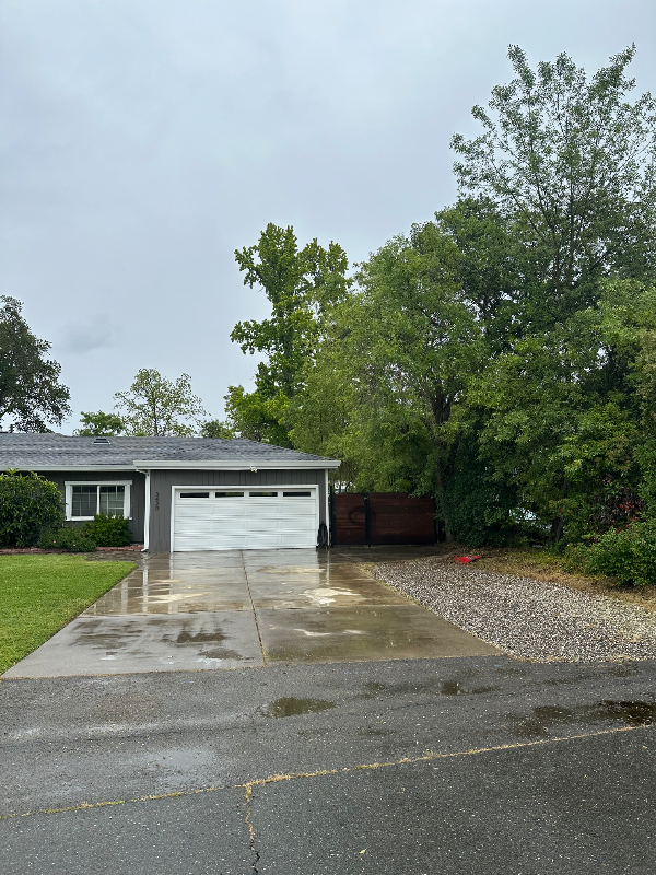 Primary Photo - 3430 W Country Club Ln