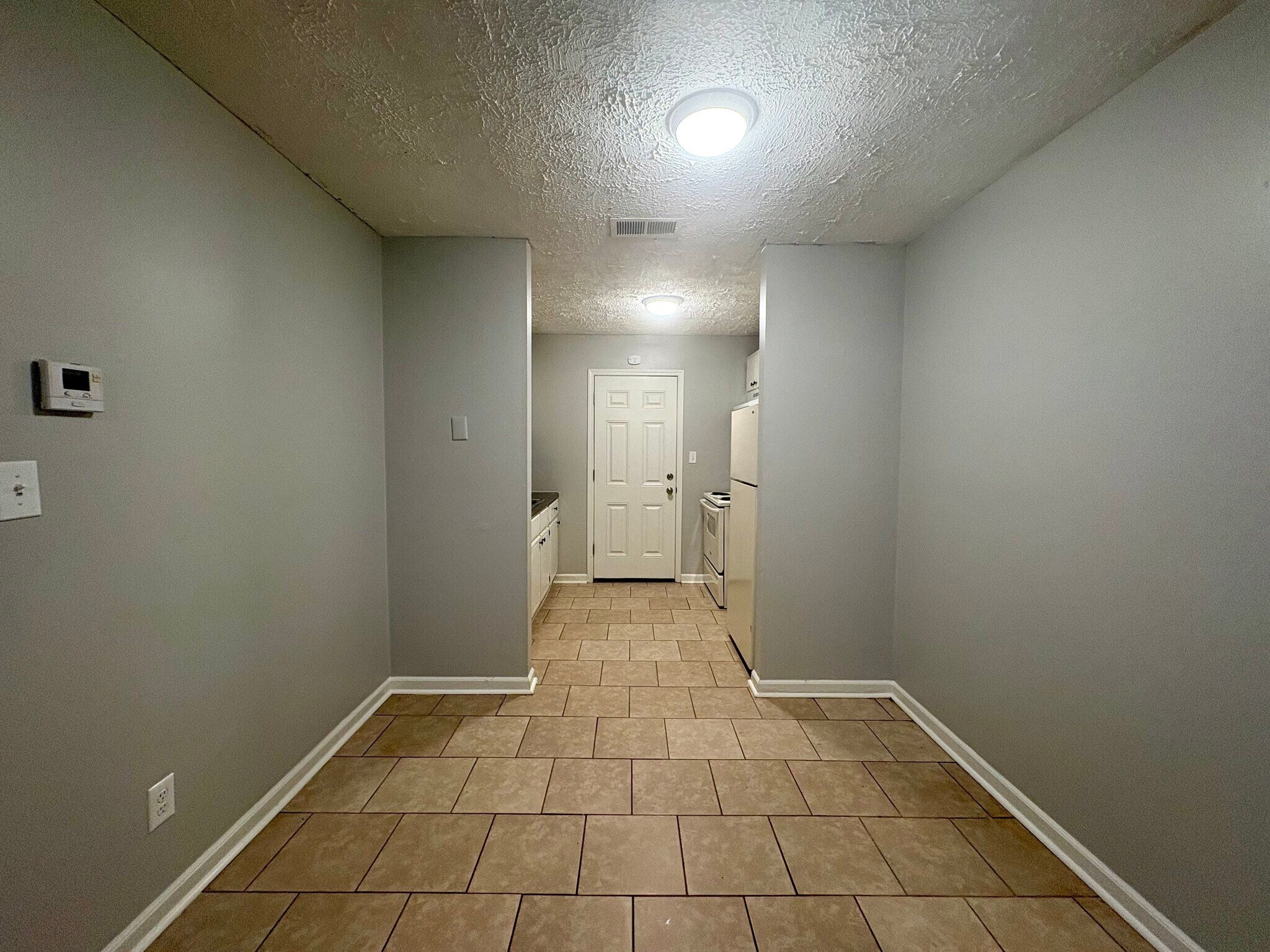 Building Photo - 11 Susan Cv