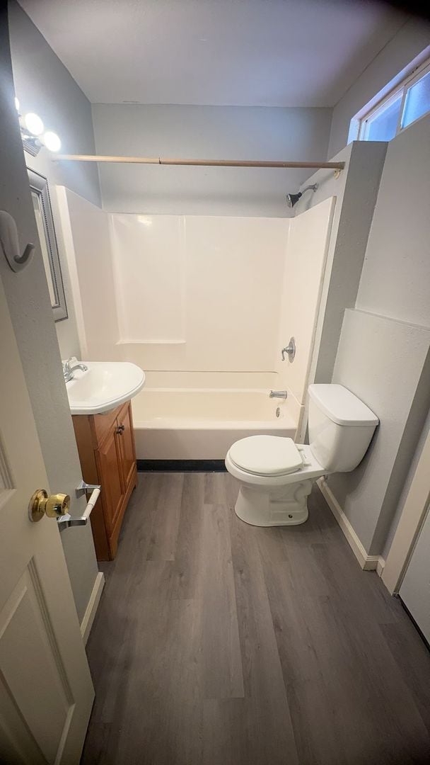 Building Photo - Studio apartment in Oakdale