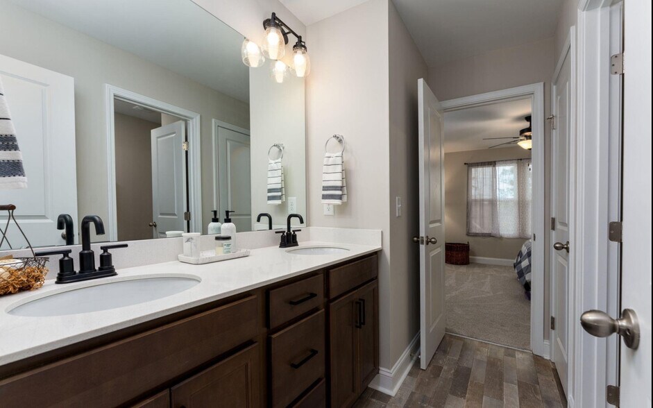 Building Photo - 424 Canvasback Ln