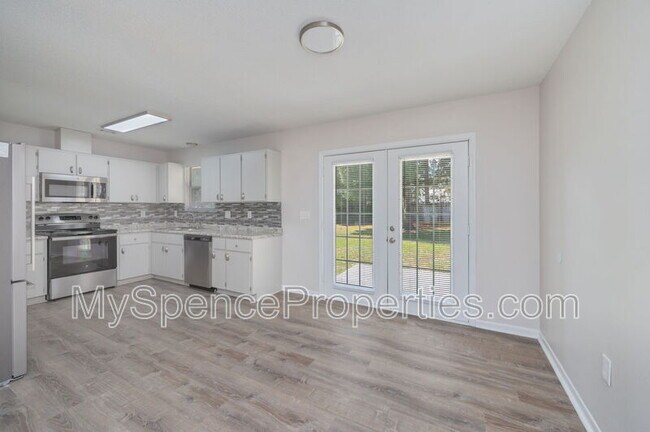 Building Photo - 126 Camellia Pl