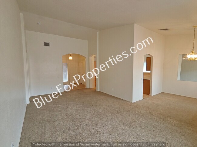 Building Photo - 7600 W Summer Sky Dr