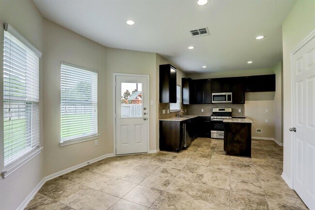 Building Photo - 18626 Each Elm Way