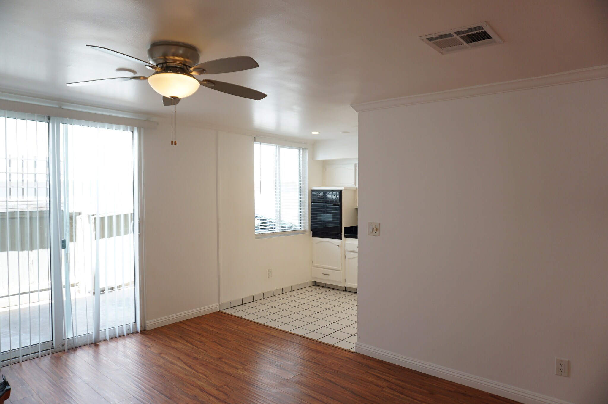 Building Photo - 4610 Densmore Ave