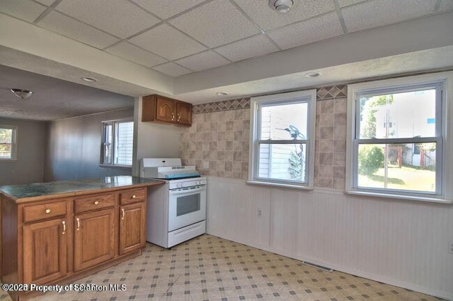 Building Photo - 261 Dana St