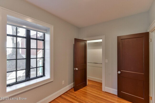 Building Photo - 1411 Willow Ave