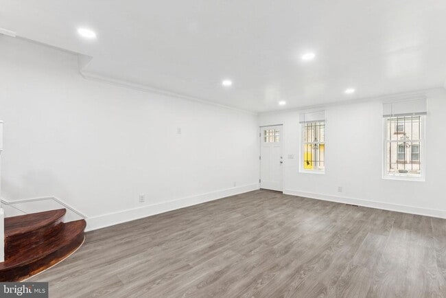 Building Photo - 807 N 42nd St