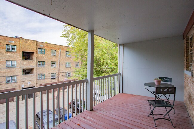 Building Photo - 226 Callan Ave