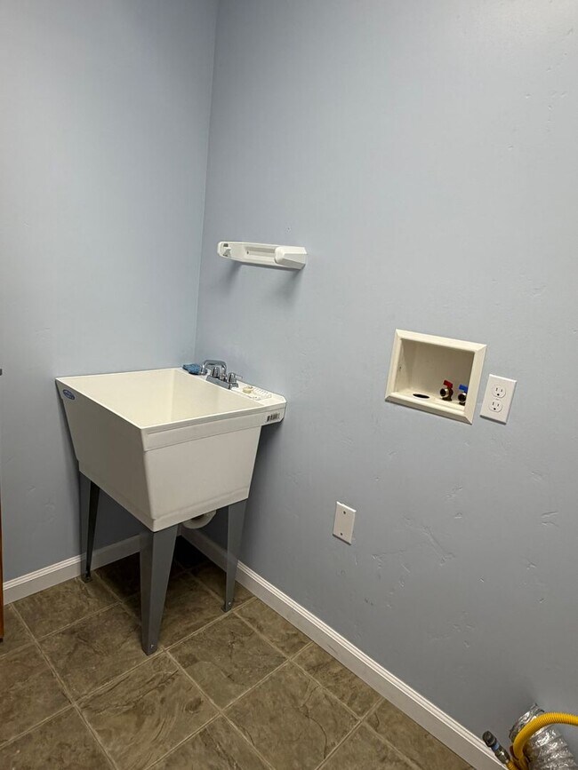 Building Photo - Pioneer Duplex with MOST UTILITIES PAID!