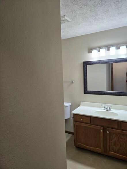 Building Photo - 1219 Woodbridge St