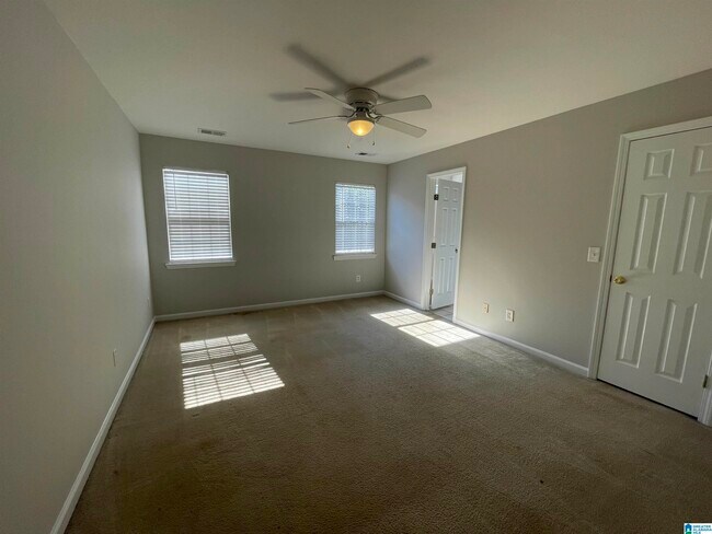 Building Photo - 4007 Cambridge Dr