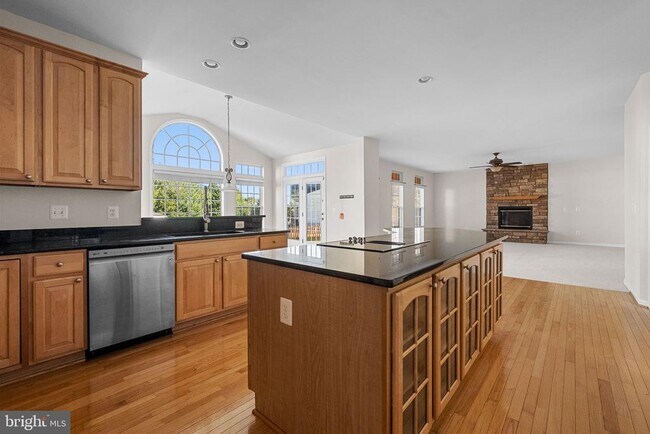 Building Photo - 38 Houser Dr