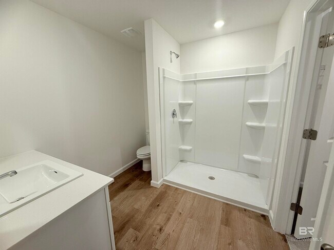 Building Photo - 16118 Eden St