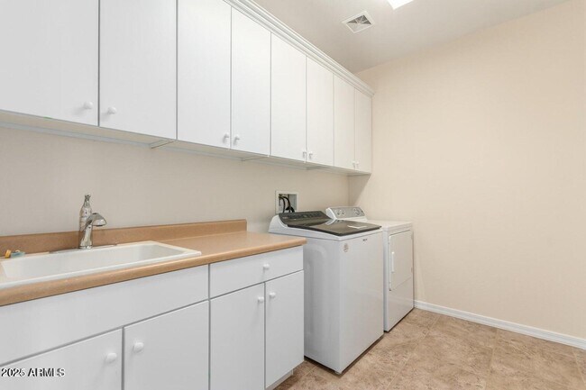 Building Photo - 5227 W Bent Tree Dr