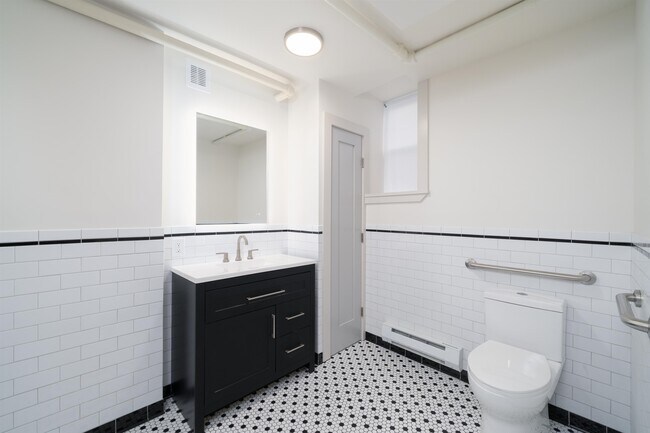 Building Photo - 50 Reservoir Ave