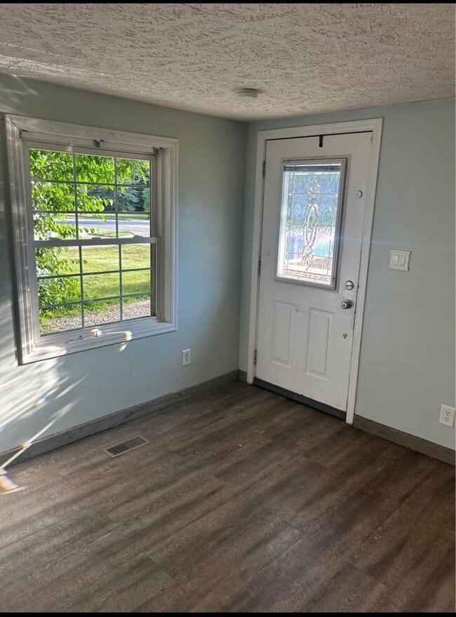 Building Photo - 6849 N Aurelius Rd