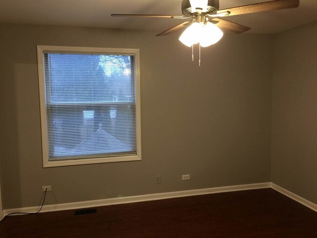 Building Photo - 1225 Riverwood Dr