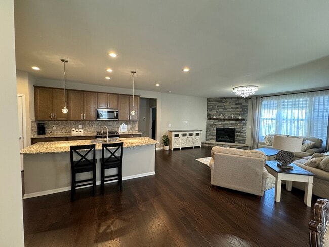 Building Photo - 50044 Norfolk Ct