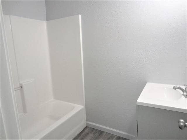 Building Photo - 501 Mounts Ave