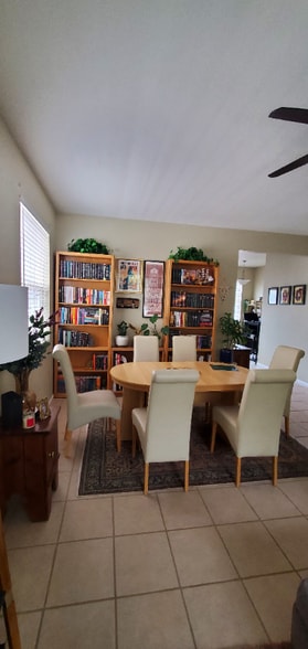 Building Photo - 2484 St Paul Dr