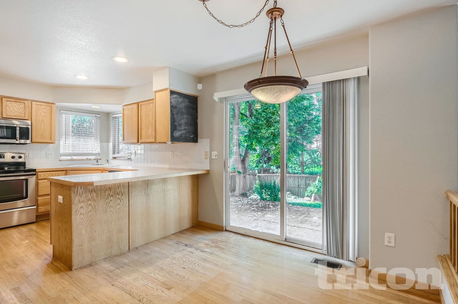 Building Photo - 2215 Sweetwater Creek Dr