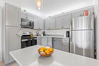 Building Photo - 603 Sea Pine Way