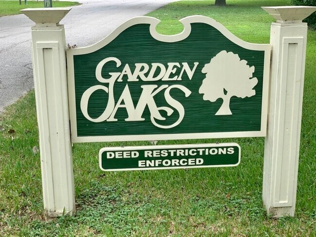 Building Photo - 515 W 30th St