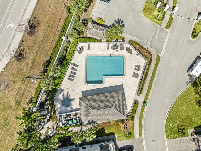 Building Photo - Verona Point Townhome for annual rent