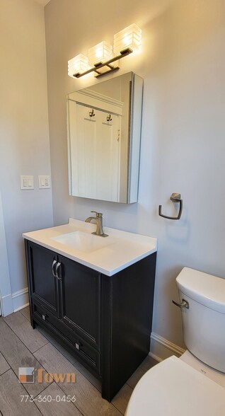 Building Photo - 4924 N Talman Ave