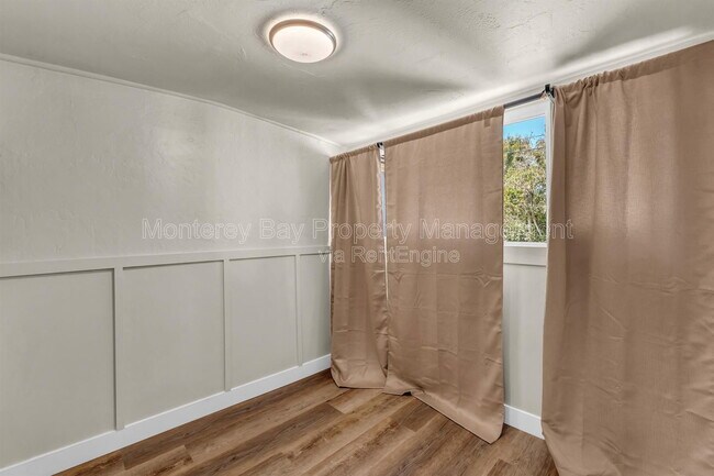 Building Photo - 227 18th St