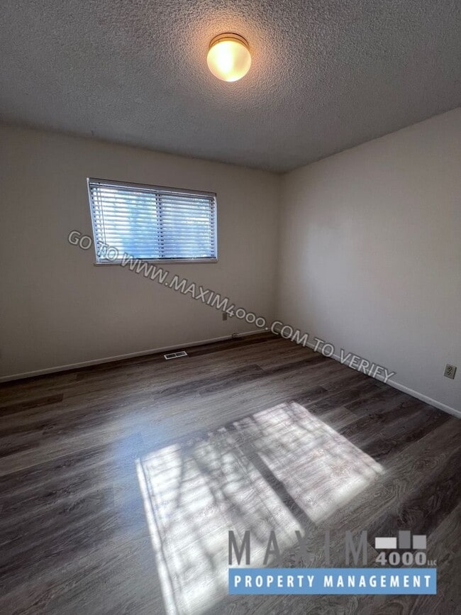 Building Photo - 494 1/2 ANJOU DRIVE - GREAT 4BR - NEW FLOO...
