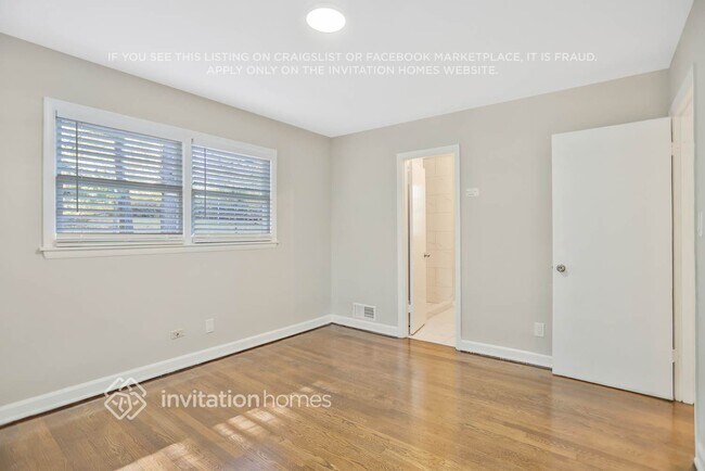 Building Photo - 3715 Wisteria Ln SW