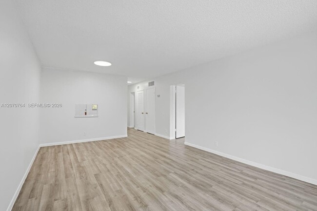 Building Photo - 5335 NW 10th Ct