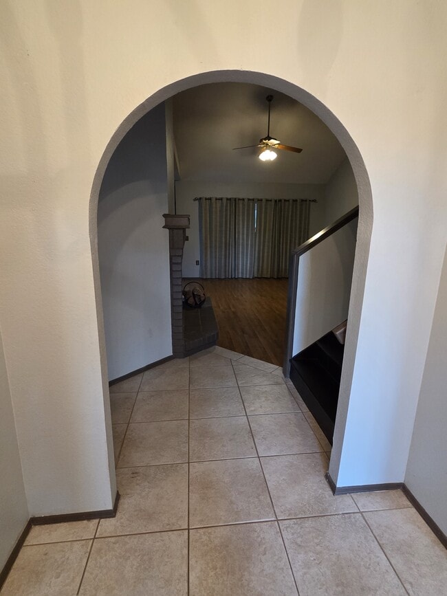 Building Photo - 1220 E Campbell Ave