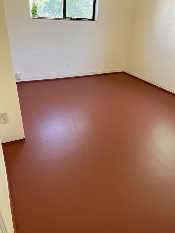 Building Photo - 2128 E 9th St