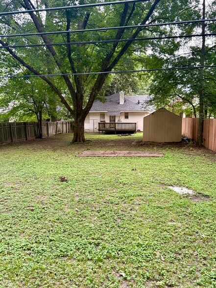 Building Photo - 2100 University Cir