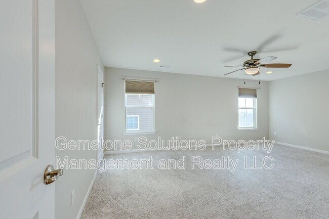 Building Photo - 2704 Orleans Dr