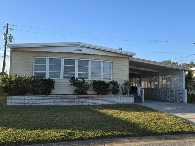 Building Photo - 110 49th Ave W