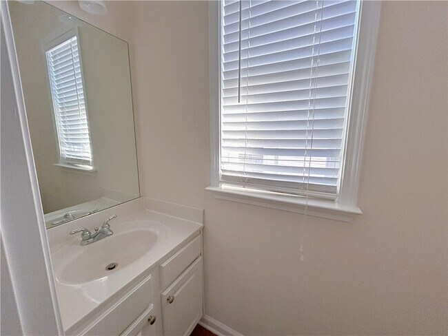 Building Photo - 810 Courageous Ct