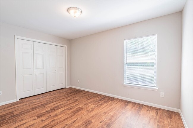 Building Photo - 10061 Sharpton Dr