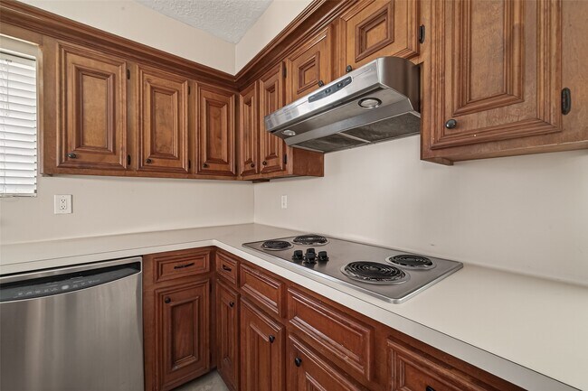 Building Photo - 14703 Stanbridge Dr