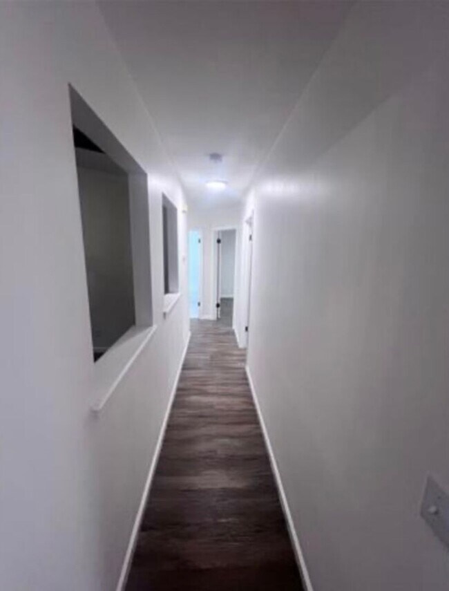 Building Photo - Looking for a shorter lease term? Available for 6-9 month lease.