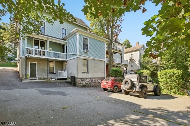 Building Photo - 61 Western Ave