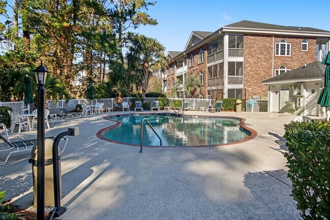 Building Photo - 682 Riverwalk Dr