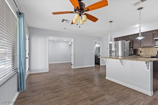 Building Photo - 9300 Valencia Canyon Dr