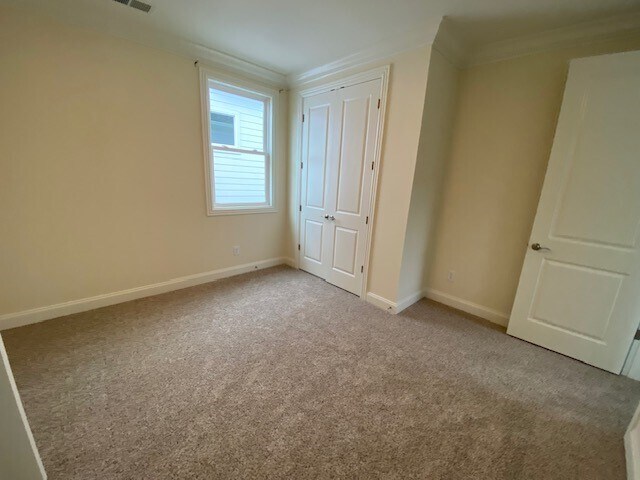 Building Photo - 925 Horizon Dr