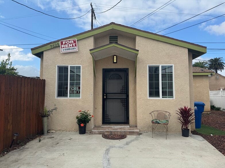 Front of property - 7529 La Salle Ave