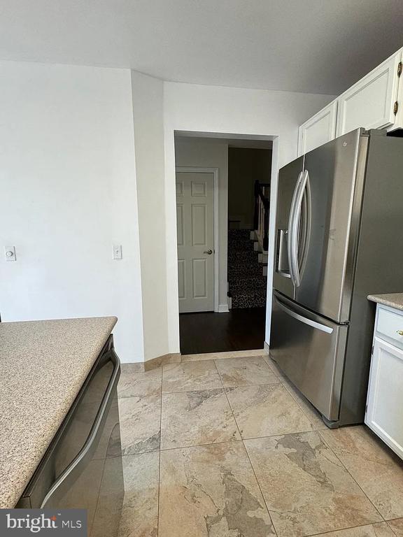 Building Photo - 518 Country Club Dr