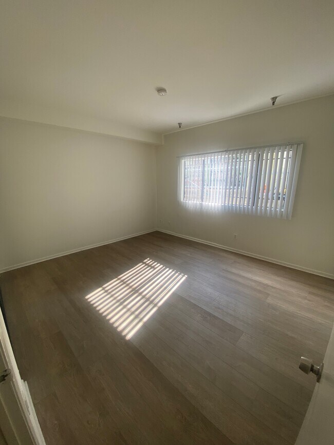 Building Photo - 420 S Occidental Blvd